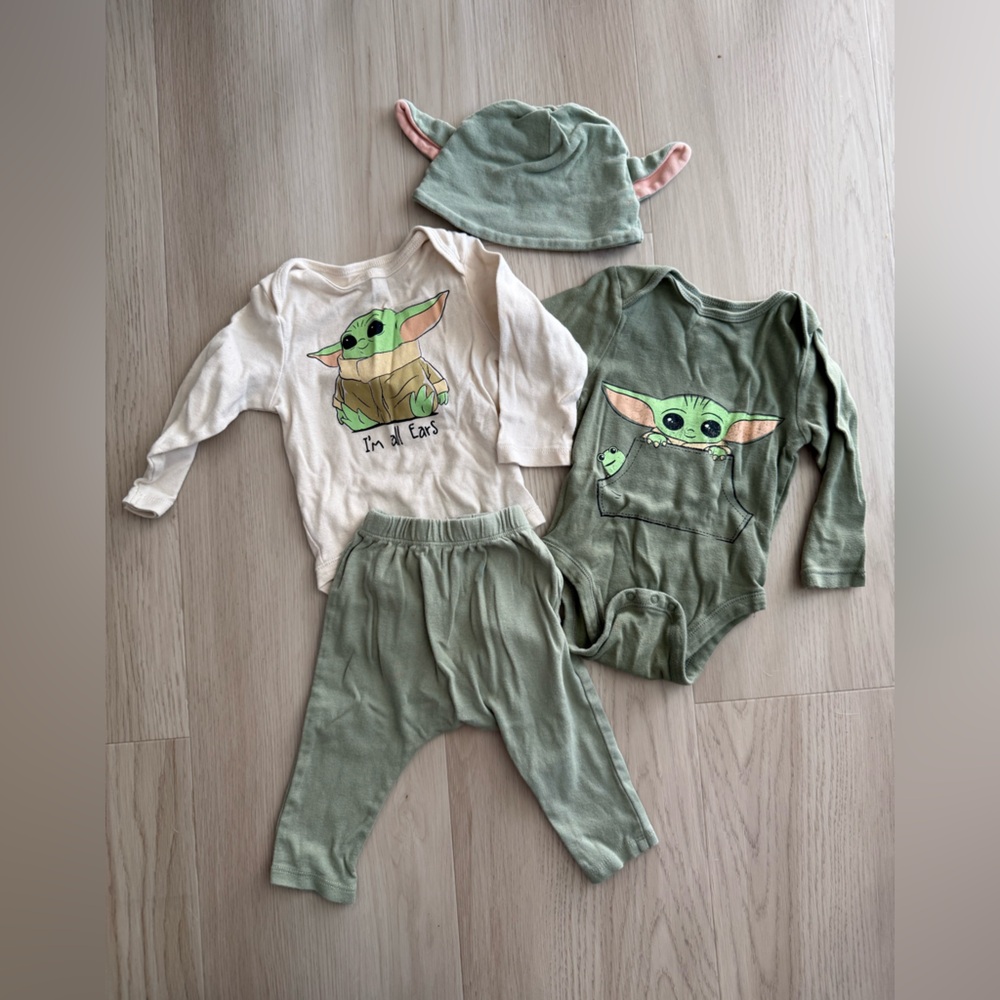 ✨EUC✨4 Peice Mandalorian Grogu Set 6-12 Months